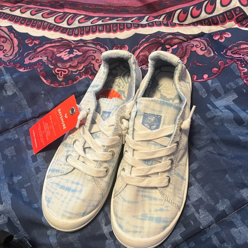 Girls Roxy shoes. NWT